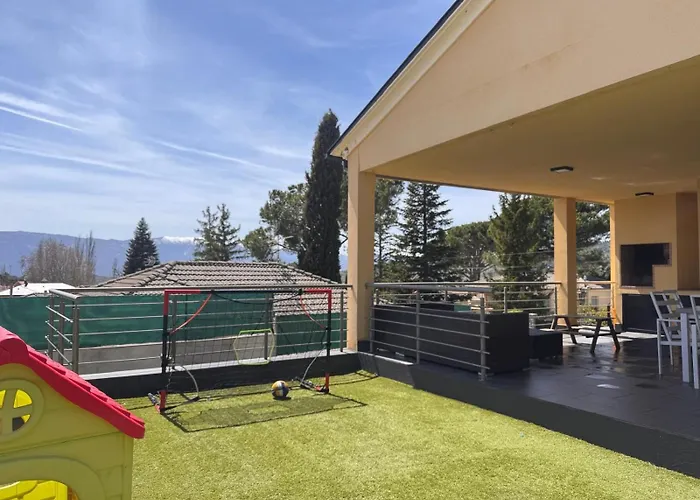 펜션 La Casa Amarilla El Barraco